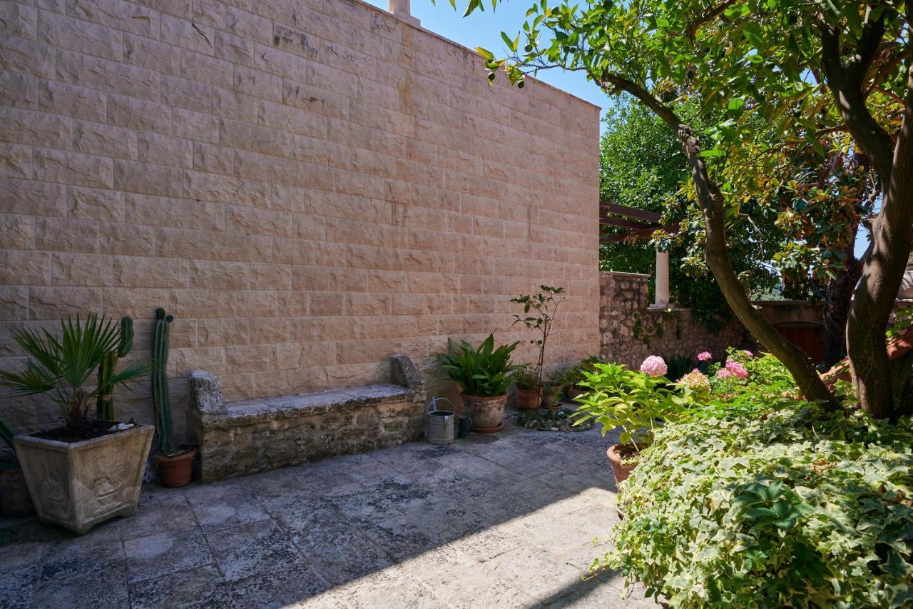 קאבטאט Villa Magnolia מראה חיצוני תמונה